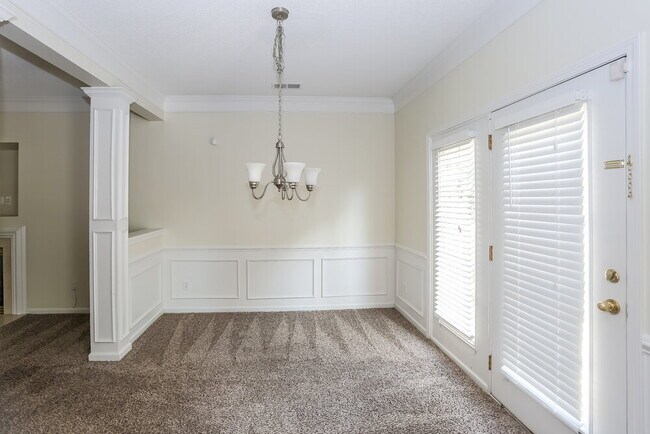Building Photo - 13012 Woodland Farm Dr
