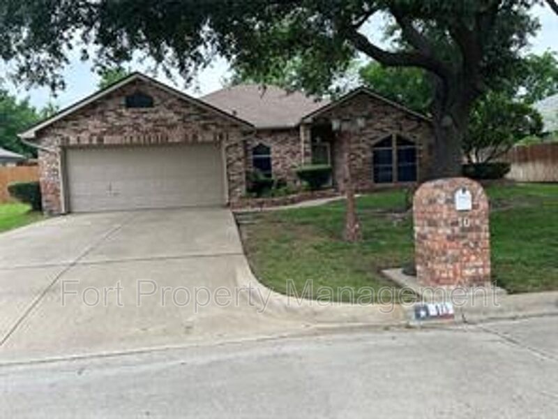 Primary Photo - 10 Monterey Dr