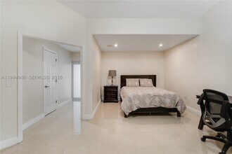 Building Photo - 15250 SW 154th Ave