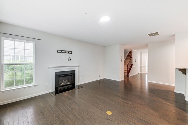 Foto del edificio - Rare opportunity in Allen Mills !!