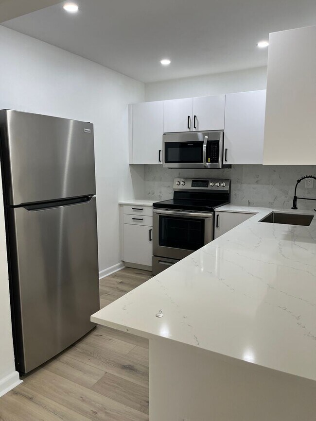 Building Photo - Beautiful 2 bedroom 2 bath Condo in Boca R...