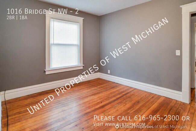 Foto del edificio - 1016 Bridge St NW