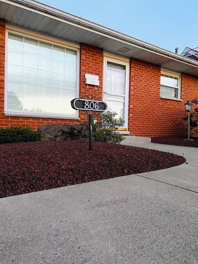 Foto principal - Beautiful Brick in Belpre!