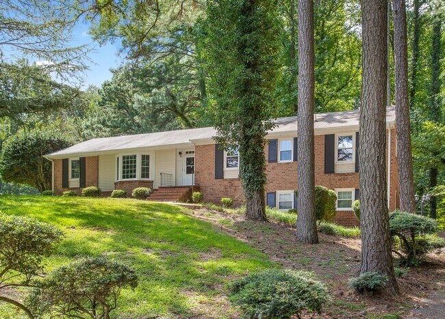Building Photo - Beautiful 4 Bed/2 Bath Single Family Home ...