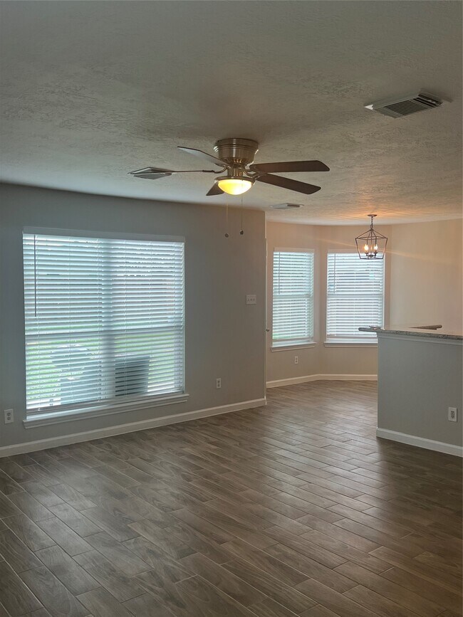 Foto del edificio - 12035 Duane St