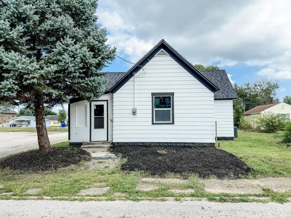 Foto principal - 1924 N Indiana Ave