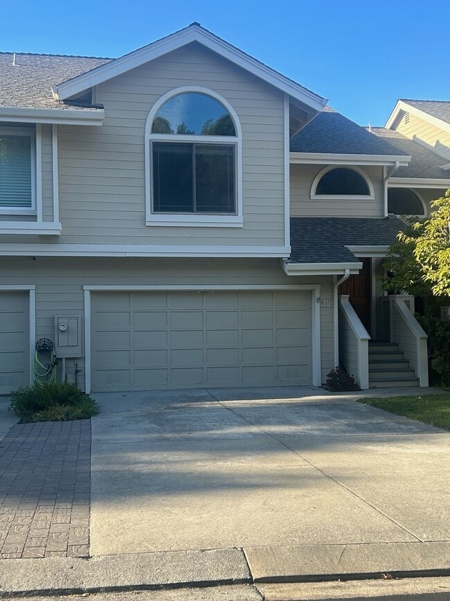 Building Photo - 35 Appaloosa Ct