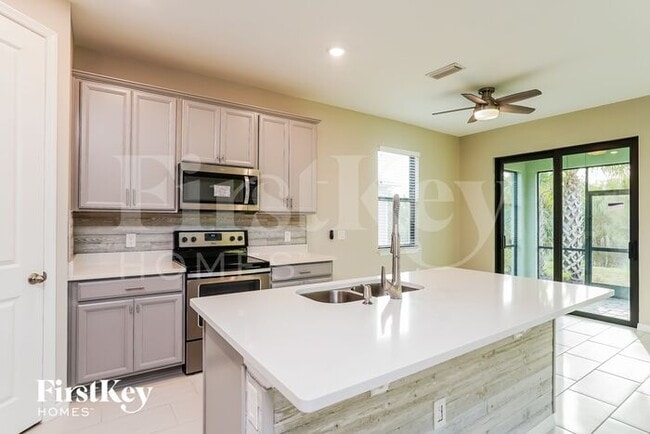 Building Photo - 16448 Palmetto St