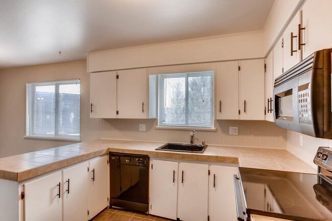 Building Photo - 5250 Meade St