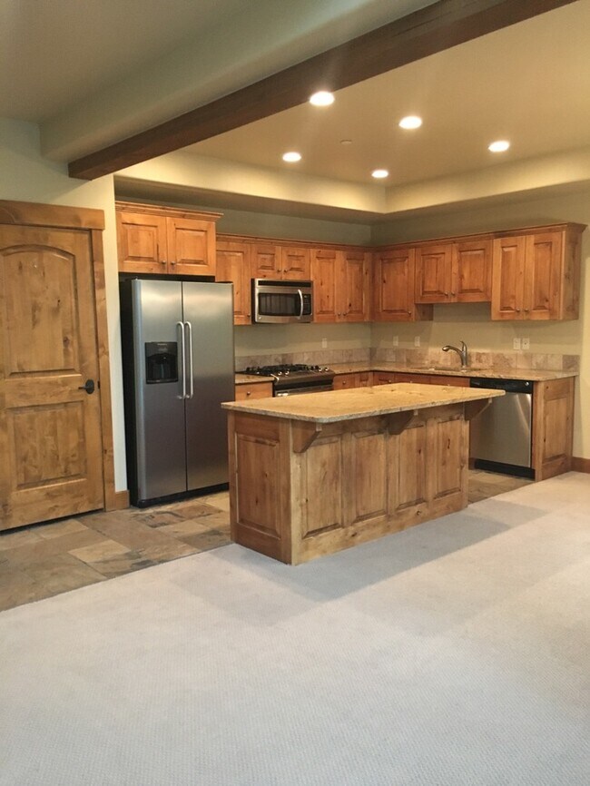 Building Photo - Park City Townhome