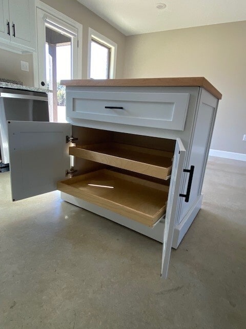 Building Photo - 422 Gia St