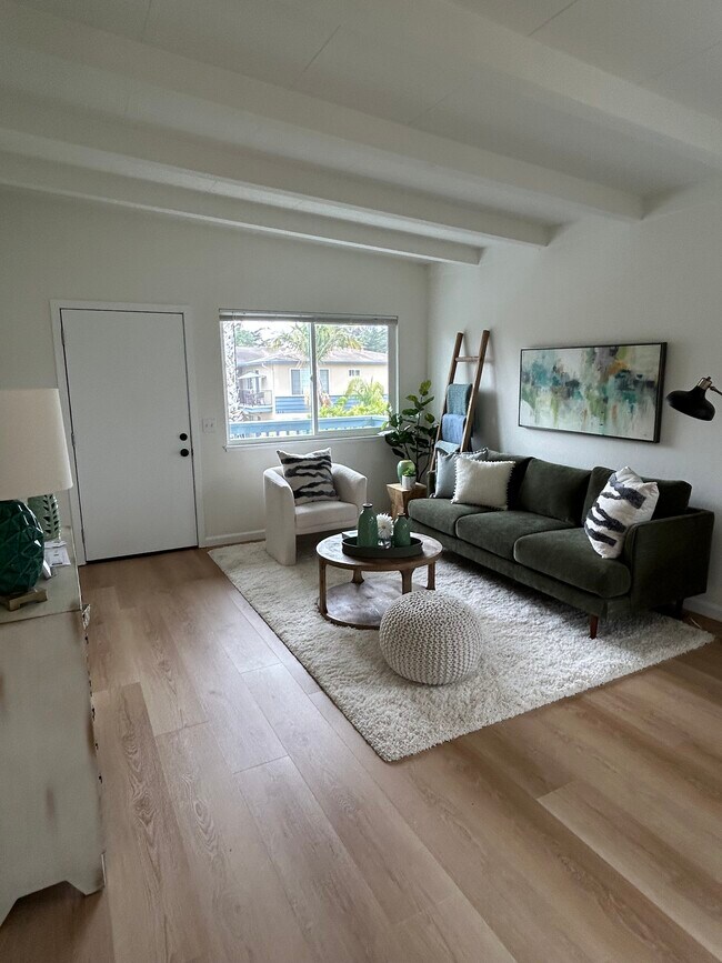 Foto del edificio - 512 Laverne Ave