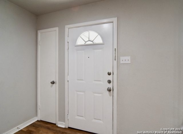 Building Photo - 479 HIALEAH AVE