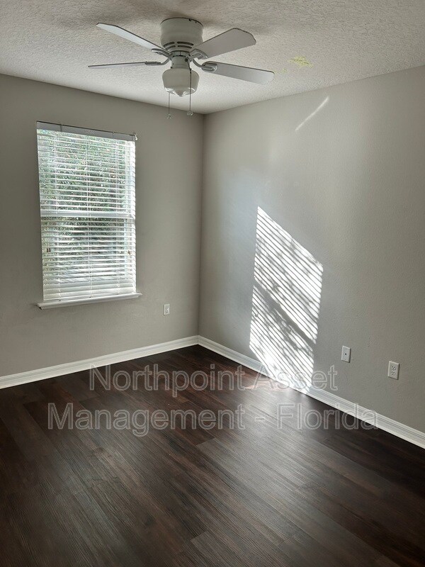 Foto del edificio - 8218 Halls Hammock Ct