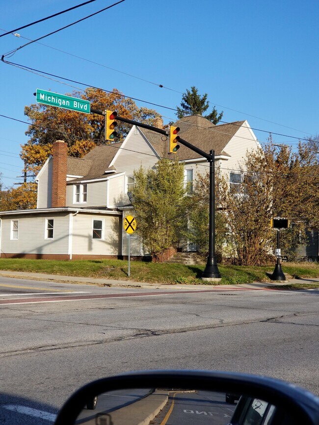 Building Photo - 1204 E Michigan Blvd