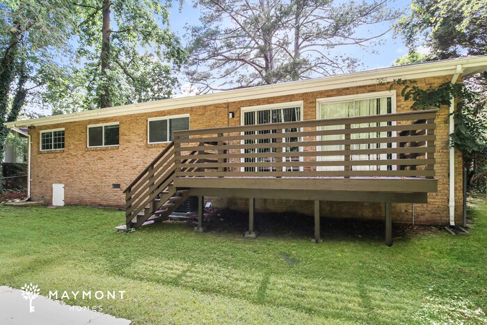 Foto del edificio - 6560 Maddox Rd
