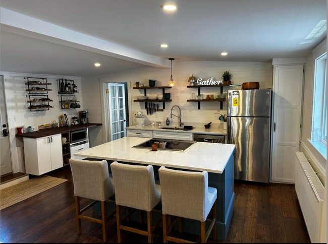 Building Photo - 36 South St