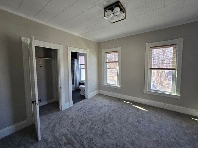 Building Photo - 10 Hamilton St