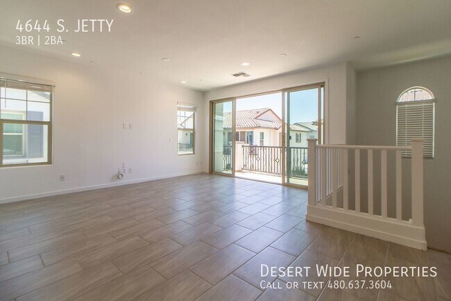 Foto del edificio - RATE REDUCED!! Lovely 3 bedroom Townhome i...