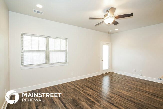 Foto del edificio - 136 Hartsville Ct