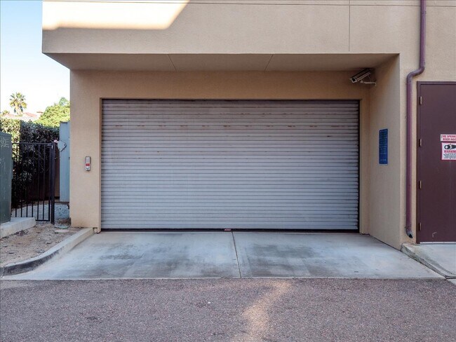 Building Photo - 508 N Myers St