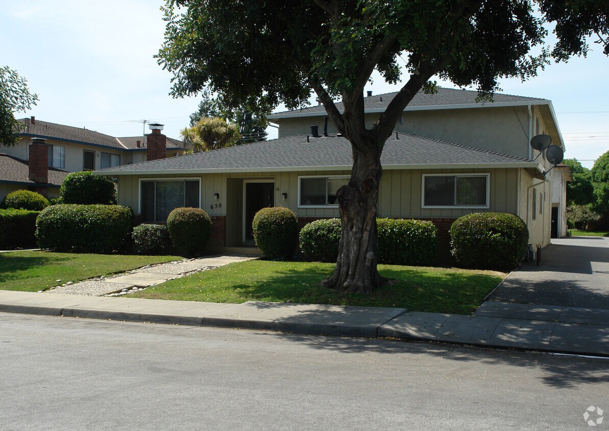 Primary Photo - 650 E Olive Ave