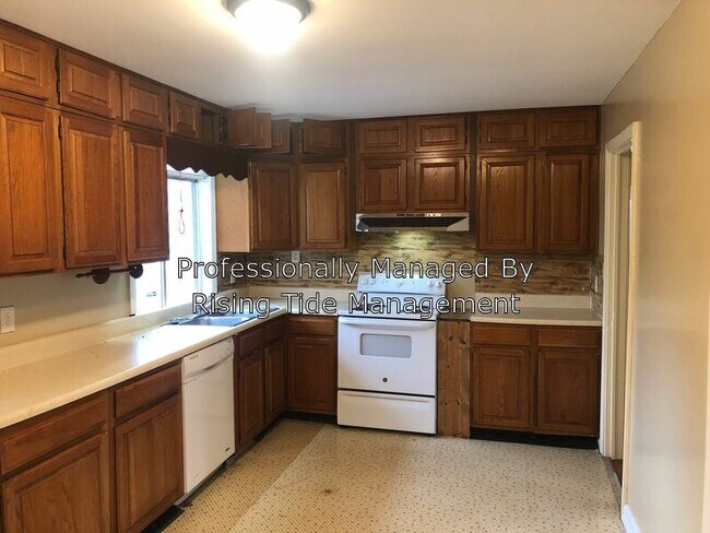 Building Photo - 9820 Virginianna Dr