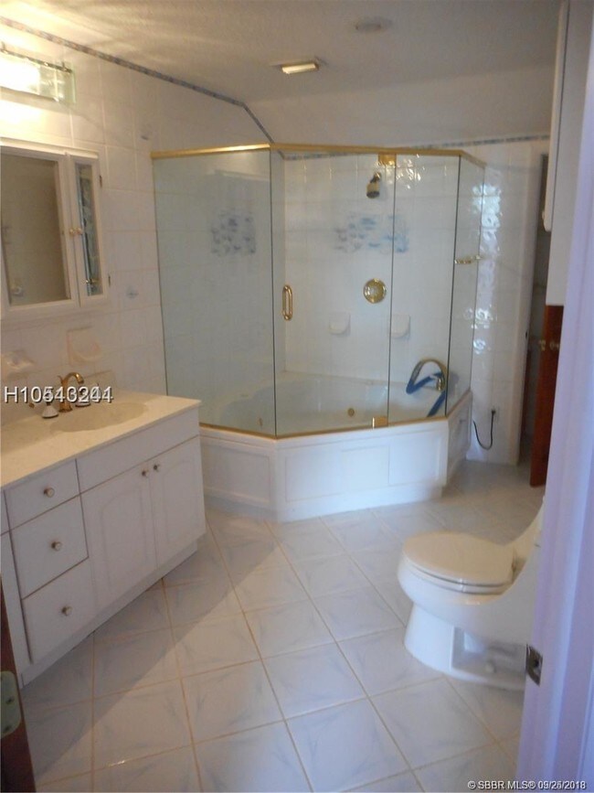 Building Photo - 30 Forest Hills Ln