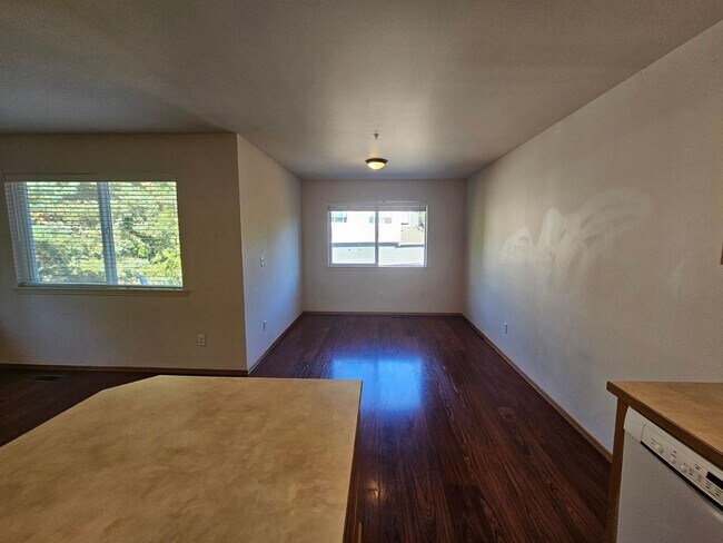 Building Photo - Morrison Duplex