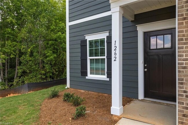 Building Photo - 1262 Solomon Dr