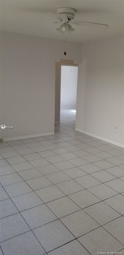 Primary Photo - 510 Santander Ave