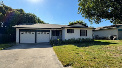Building Photo - 1306 Becker Dr