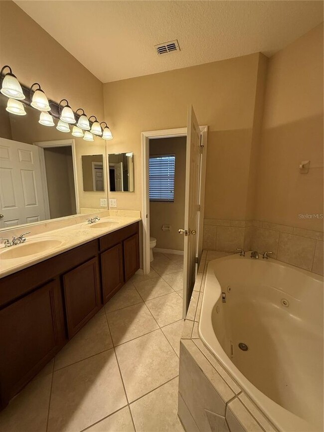 Foto del edificio - Beautiful Townhome for Rent