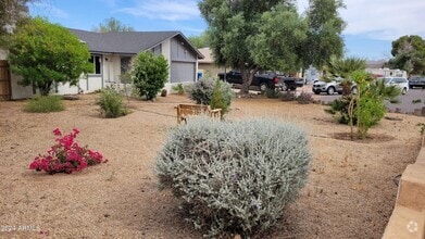 Building Photo - 607 N Palm Cir