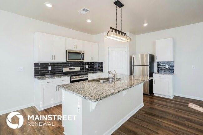 Building Photo - 1080 Pepper Stone Dr