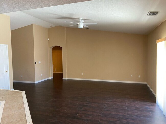 Foto del edificio - 1200 NELDER GROVE ST. - 3 BEDROOM 2 BATH -...
