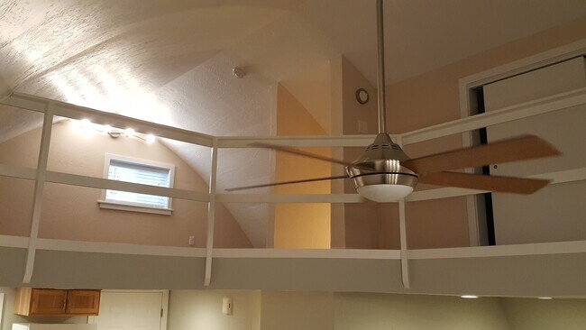 Foto del edificio - Fully Renovated Unique 1 bedroom Home w/ Shop