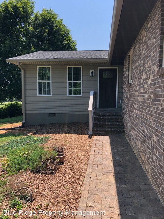 Foto del edificio - 4 br, 2.5 bath House - 426 N. Pickens Brid...