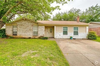 Building Photo - 812 E Prairie View Rd