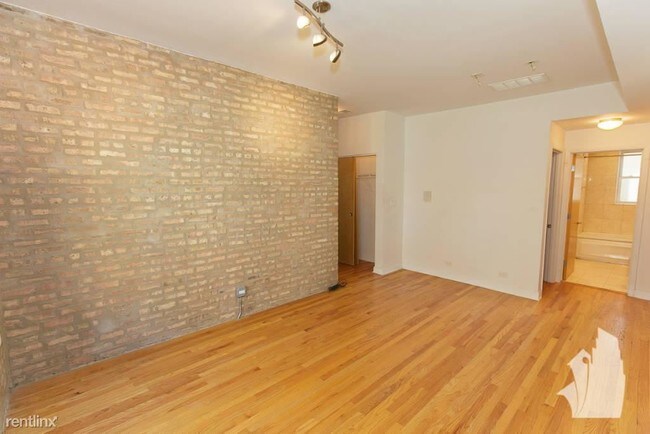 Building Photo - 1340 W Estes Ave