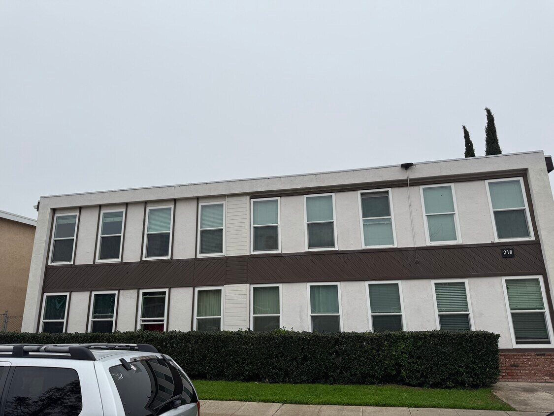 Foto principal - 218 W Wilson Ave