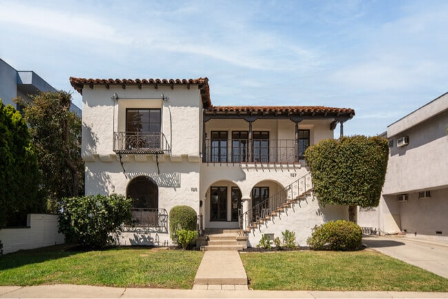 Building Photo - 1125-1127 S Oakhurst Dr