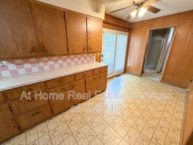 Foto del edificio - 516 S Prince Ln