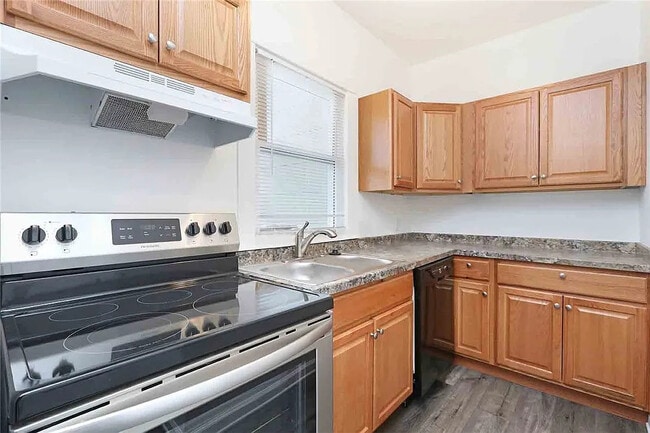 Building Photo - 1123 24th St