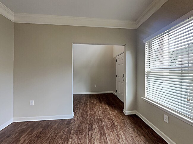 Building Photo - 2060 Stonebrook Cir