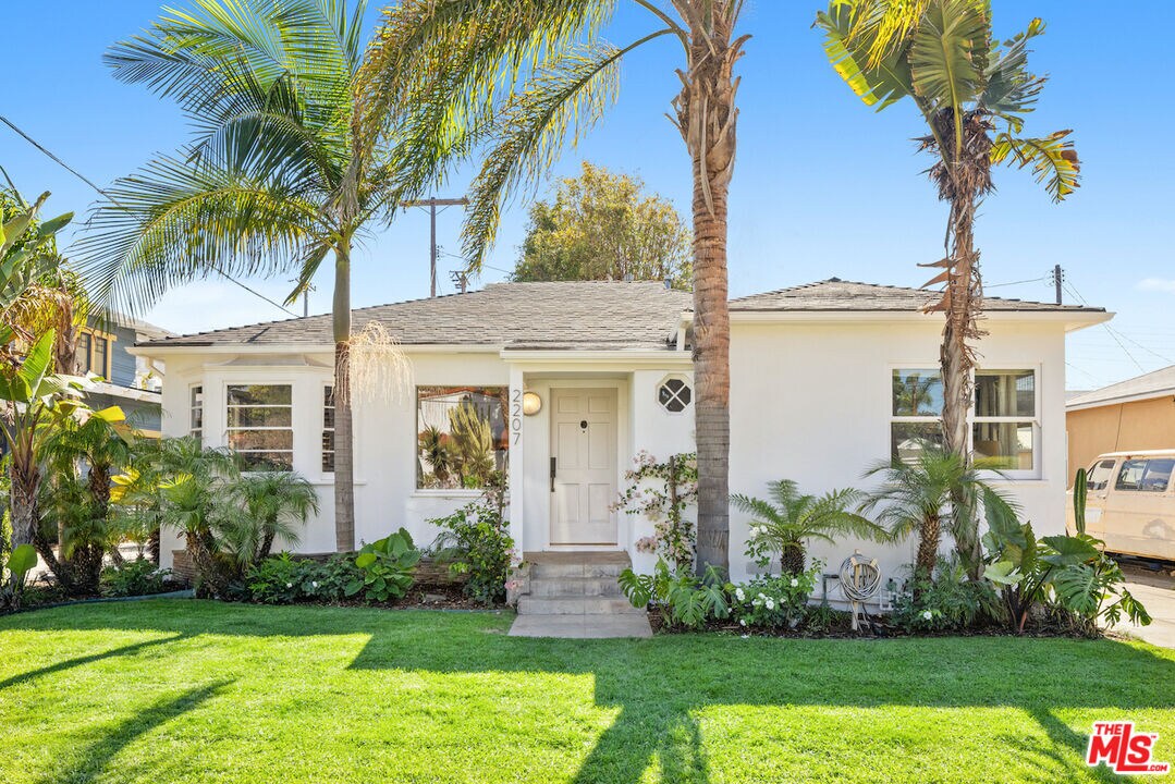 2207 Prospect Ave, Los Angeles, CA 90291 House Rental in Los Angeles