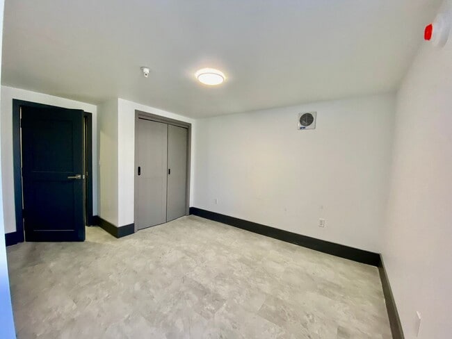 Building Photo - 116 E Randolph Ave