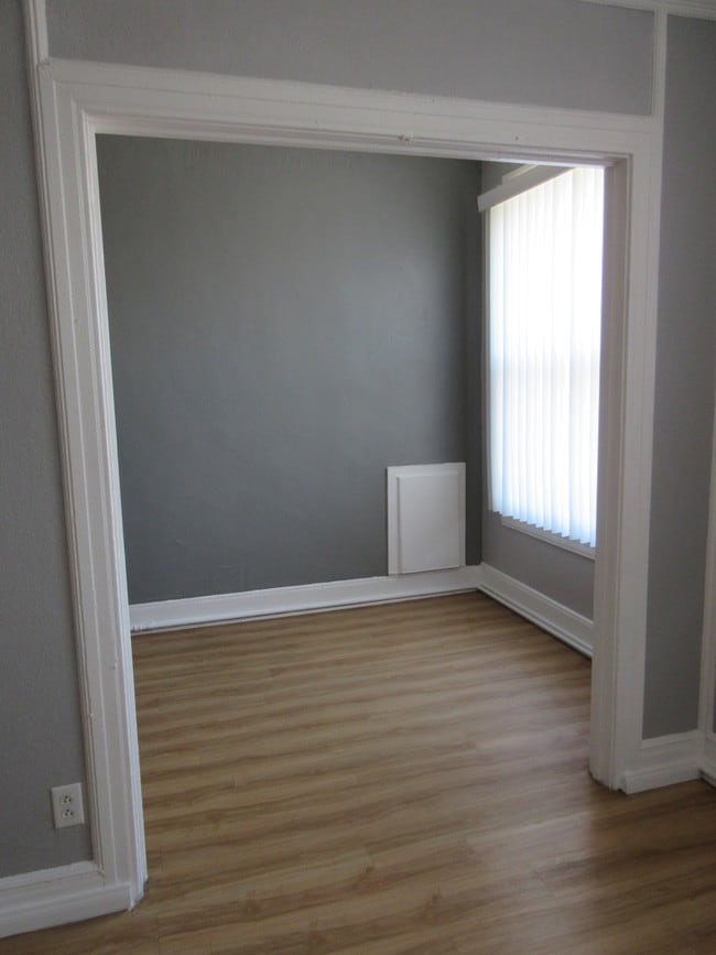 Building Photo - 1275 Westchester Pl