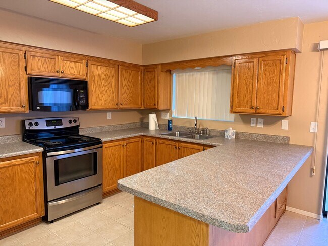 Foto del edificio - 2165 Elkhorn Dr