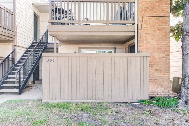 Building Photo - 6001 Reims Rd